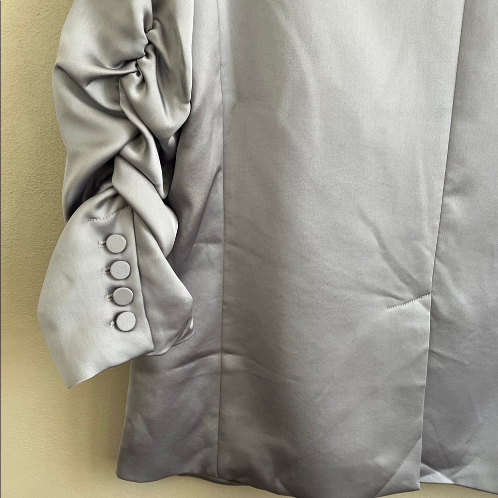 Generation Love Madison satin ruched sleeve blazer size large platinum grey - Picture 12 of 16